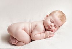 Menggemaskan! Ketika Bayi Berpose Saat Terlelap