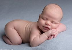 Menggemaskan! Ketika Bayi Berpose Saat Terlelap