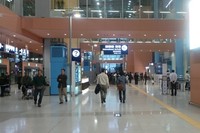 Ini adalah bandara lepas pantai pertama di Jepang yang dibangun di atas pulau buatan. Ada 2 pulau buatan yang dibangun di atas Teluk Osaka untuk bandara ini (Hany/detikTravel)
