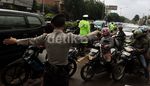 Hindari Banjir Kendaraan Lewati Jalur Busway