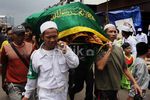 Korban Tewas Banjir Kampung Pulo Dimakamkan
