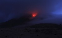 Tercatat telah lebih dari 26.000 orang mengungsi akibat letusan gunung Sinabung. REUTERS/Beawiharta.