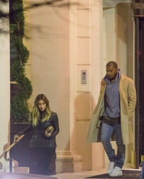 Kim Kardashian dan Kanye West Bakal Menikah di Istana Versailles?