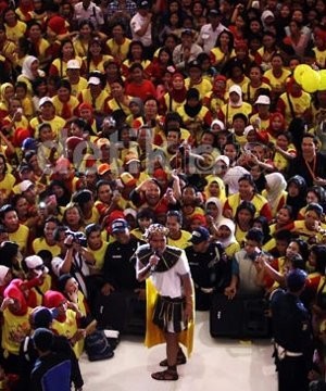 Joget di YKS Membudayakan Orang untuk Ber-Happy Ria