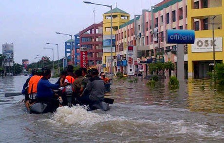 Gara-gara Banjir, Pengunjung Mal Menyusut 50%