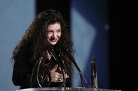 Lorde sukses masuk di empat nominasi untuk Grammy tahun ini, termasuk Record Of The Year. Fiona Goodall/Getty Images.