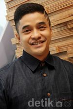 Adly Fairuz Eksis dengan Gaya Rambut Baru