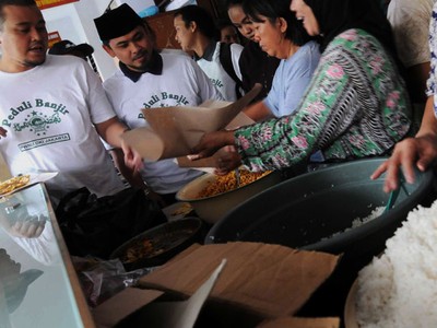 Ketua PWNU DKI Sapa Korban Banjir