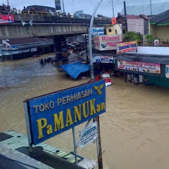 Pantura Masih Macet, Pengendara Terjebak di Jalur Alternatif