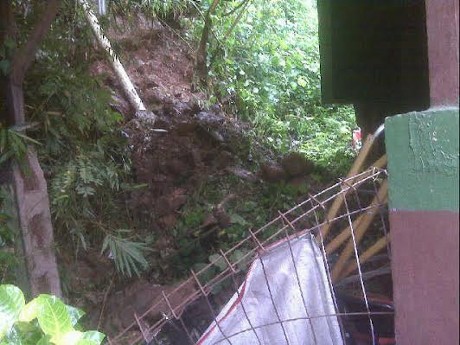 Satu Rumah Rusak Akibat Tebing Longsor di Bojong Gede Bogor