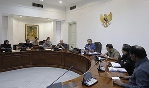 Didampingi Pakde Karwo, Risma Temui SBY Bahas Zoo of Death KBS
