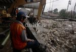 Sampah di Kali Ciliwung Dibersihkan