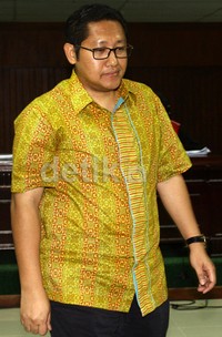 Anas meninggalkan ruang sidang seusai memberikan kesaksian. Lamhot Aritonang/detikFoto.
