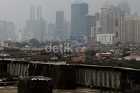 Kabut hanya terlihat di ketinggian tertentu.