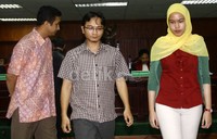 Terdakwa Rudi Rubiandini menyimak kesaksian para saksi. Rudi Rubiandini menjadi tersangka dugaan suap di SKK Migas. Sidangnya akan dilanjutkan minggu depan. Lamhot Aritonang/detikFoto.     