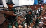 TNI Perbaiki Tanggul Waduk Setiabudi