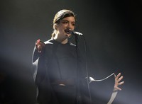 Tak mau kalah, Lorde mengandalkan album bertajuk 'Pure Heroine' untuk menyabet penghargaan tersebut. Ryan Pierse/Getty Images.