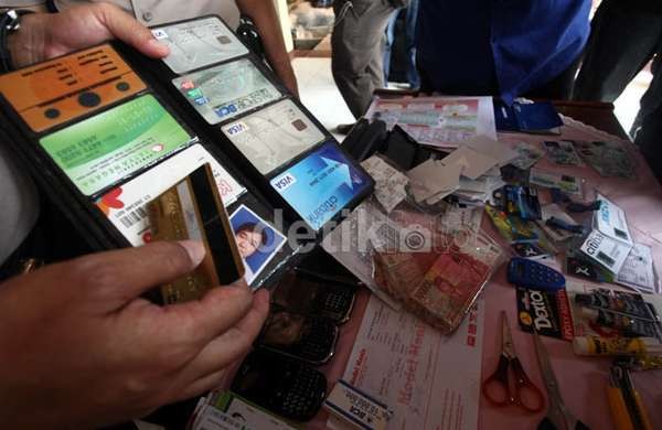 Panik Datanya Dicuri, Jutaan Orang di Korsel Tutup Kartu Kredit