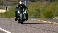 Tampilannya tidak perlu diragukan lagi, dengan menempelkan sparepart dari berbagai pabrikan membuat Harley Davidson Sportster 2008 ini kian galak dan siap untuk diuji ketangguhannya dalam sirkuit. (DP Customs)