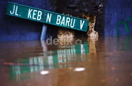 Istana Percayakan Penanganan Banjir Jakarta ke Jokowi