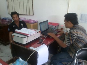 Buronan Ini Mencoba Bunuh Diri Saat Dikepung Polisi