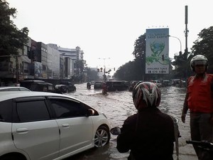 Macet dan Banjir Menghantui Lalin Ibu Kota Pagi Ini