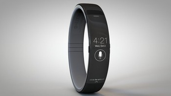 Saat layar terkunci, iWatch ini menampilkan waktu, tanggal dan aplikasi Siri. Tekan untuk menggunakan Siri, geser ke atas untuk membuka layar terkunci atau usap layar ke bawah untuk melihat notifikasi. (kredit foto: toddham)