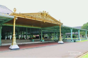 Begini Isi Keraton Mangkunegaran & Rumah Soeharto di Solo