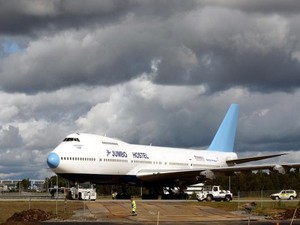 Ini Baru keren, Pesawat Boeing 747 Disulap Jadi Hostel