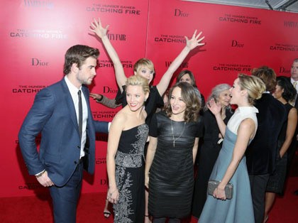 Aktris yang memulai karirnya sejak remaja itu menjadi bintang muda yang kini diperhitungkan. Sederet penghargaan sebagai aktris terbaik sudah pernah J-Law terima. Meski begitu, ia tetaplah wanita dengan seribu ekspresi yang ramah dan easy going.