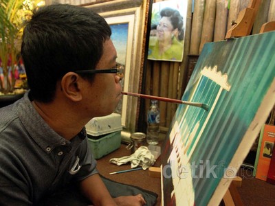 Pelukis Dengen Mulut di SIKIB Expo
