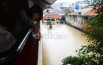 Warga Kebon Baru Mengungsi di Sekolah