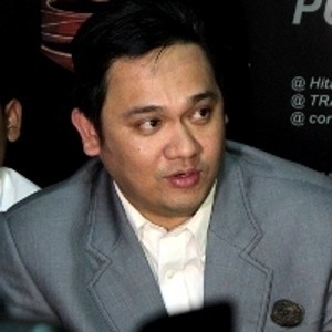 Jawaban-jawaban Farhat Abbas Soal Gosip Skandal dengan Jubir Cantik