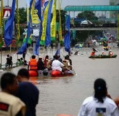 Korban Banjir Jakarta Dapat Bonus Pulsa