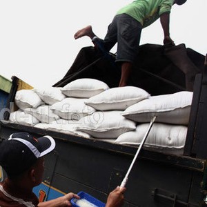 Waduh, Beras Selundupan Beredar di Pasar Induk Cipinang