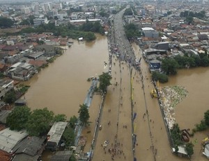 Awas, Ancaman Inflasi di Balik Air Bah