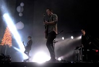 Queens of the Stone Age juga masuk nominasi lewat lagu 'My God Is The Sun'. Kevin Winter/Getty Images.