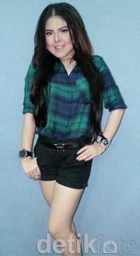 Tina Toonita saat ditemui di Gedung Trans TV, Jl Kapten Tendean, Jakarta Selatan, Selasa (21/1/2014) malam.
