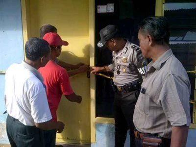 Police Line di Rumah Tersangka Teroris Dibuka