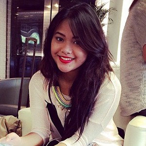 Aurel Dewasa dengan Lipstik Merah, Love It or Leave It?
