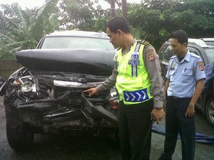 Ini Kondisi Mobil Ikang Fawzi yang Penyok Bagian Depannya