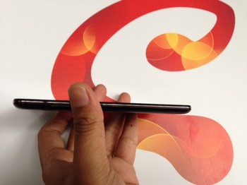 Ponsel ini sudah mengusung teknologi EVDO Rev.A 3.5 G untuk jaringan CDMA dan EDGE.