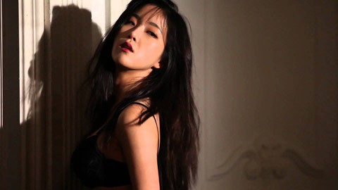 Idola KPop Wanita Adu Seksi di Januari