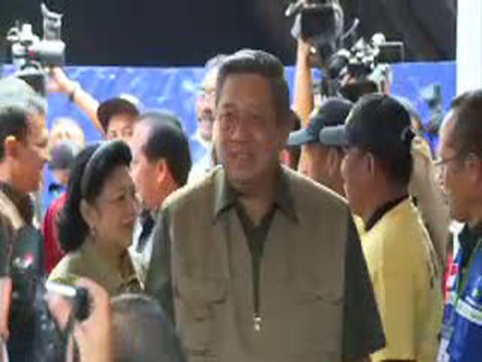 Tinjau Sinabung, SBY Bantah Keras Isu Tenda Rp 15 M