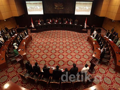 MK Putuskan Pemilu Serentak di 2019