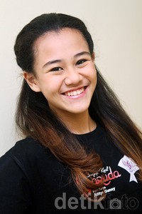 Kini, ia disibukkan dengan promosi film 'Sayap Kecil Garuda'. Gus Mun/detikHOT.