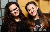Zahwa dan Aaliyah saat ditemui di kawasan Kebon Jeruk, Jakarta Barat, Kamis (23/1/2014). Gus Mun/detikHOT.