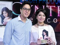 Mischa ditemui saat peluncuran album perdana penyanyi pendatang baru, Chyntia Ivana di Exodus, Kuningan City, Jakarta Selatan, Rabu (22/1). Noel/detikHOT.