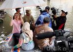 Siti Liza Beri Bantuan untuk Korban Banjir