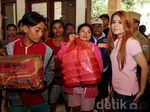 Siti Liza Beri Bantuan untuk Korban Banjir
